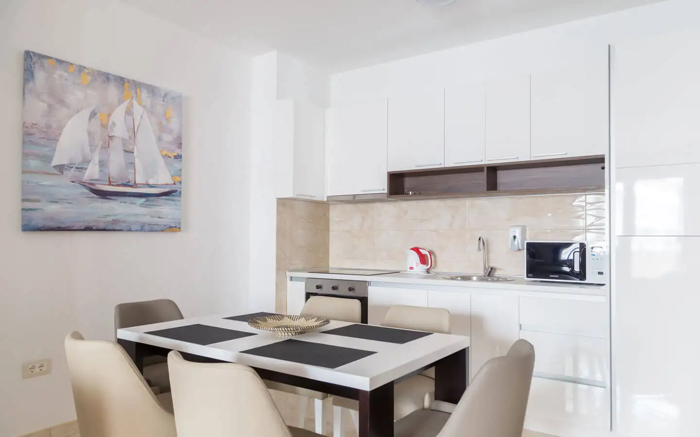 Flat 93m² in Montenegro, Budva. Priced at 306900€ rent photo-11