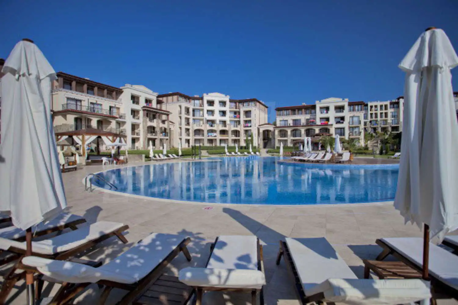 Flat 51m² in Bulgaria, Sozopol. Priced at 75000€ rent photo-1