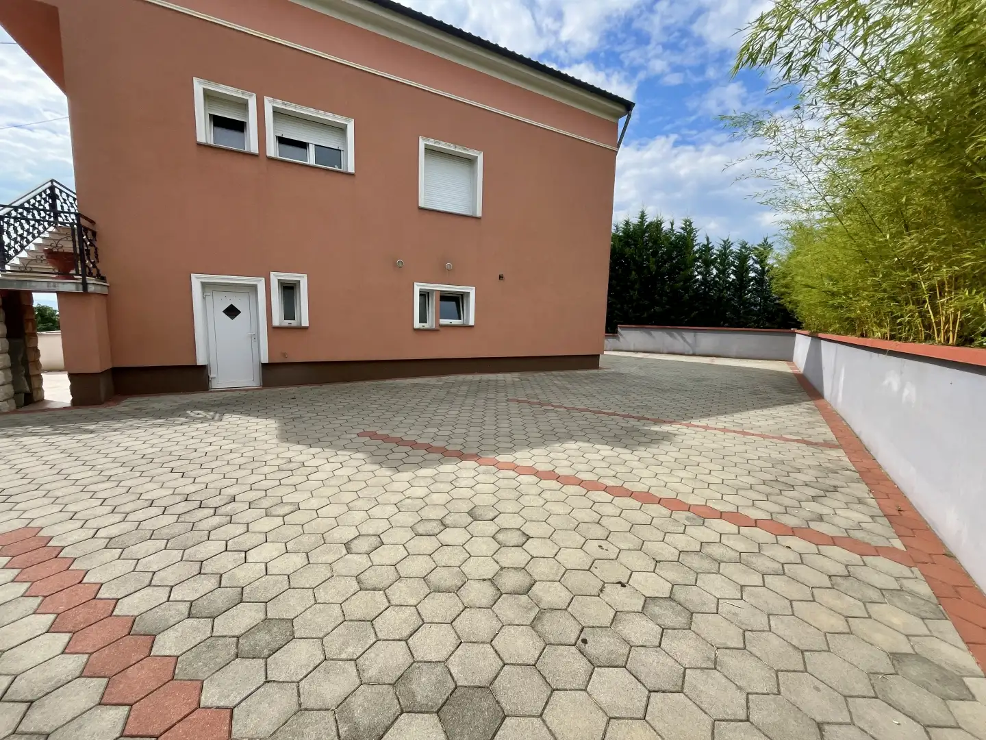 Hotels 370m² in Croatia, Matulji. Priced at 975000€ rent photo-6