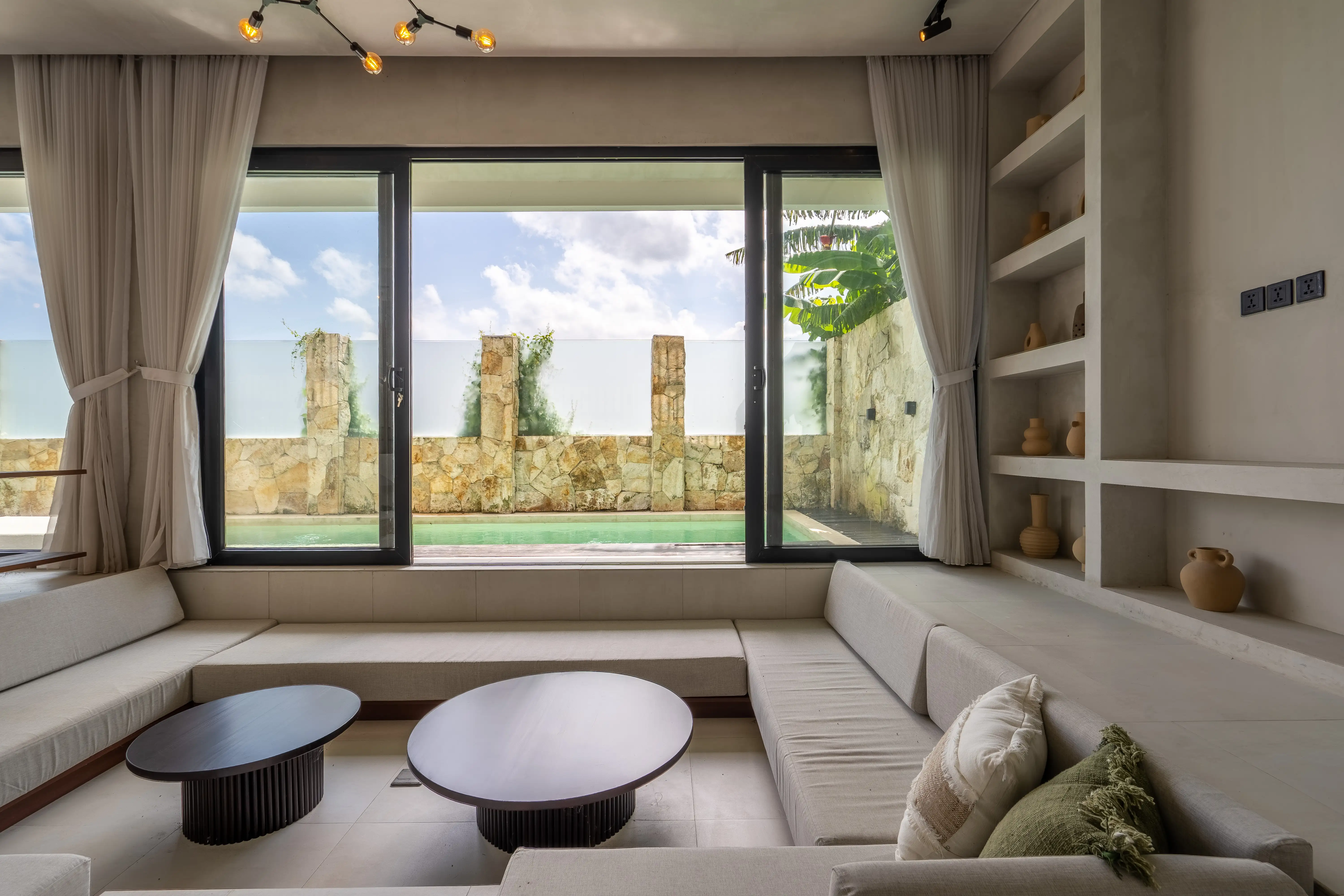 Villa 200m² in Indonesia, Canggu. Priced at 330000$ rent photo-17