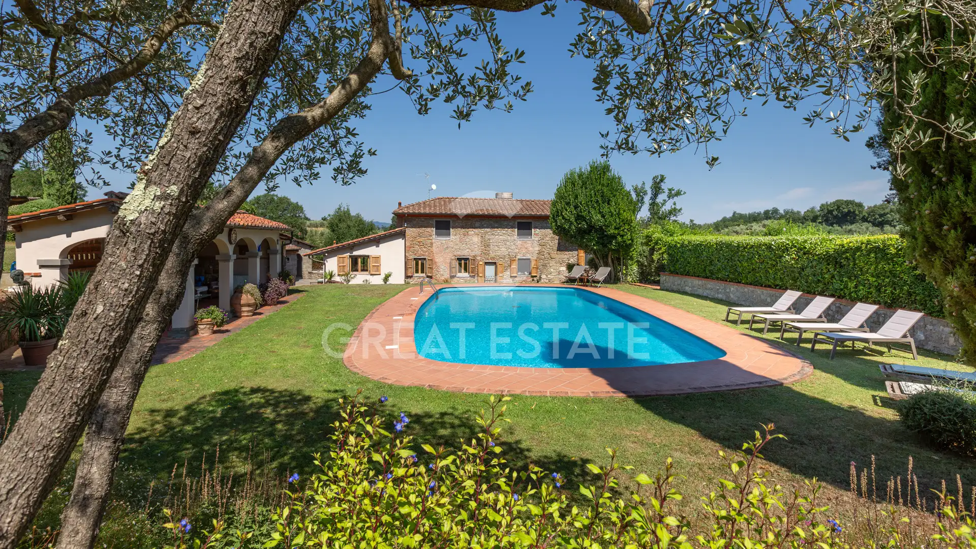 House 806m² in Italy, Florence. Priced at 1780000€ rent photo-1