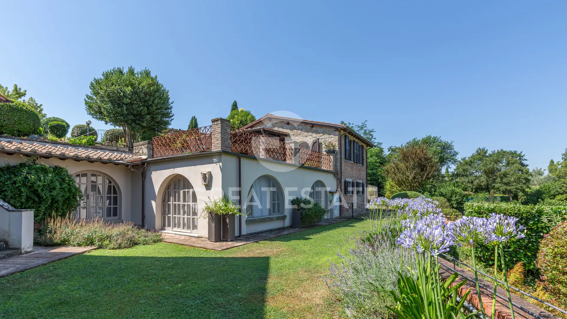 House 806m² in Italy, Florence. Priced at 1780000€ rent photo-4