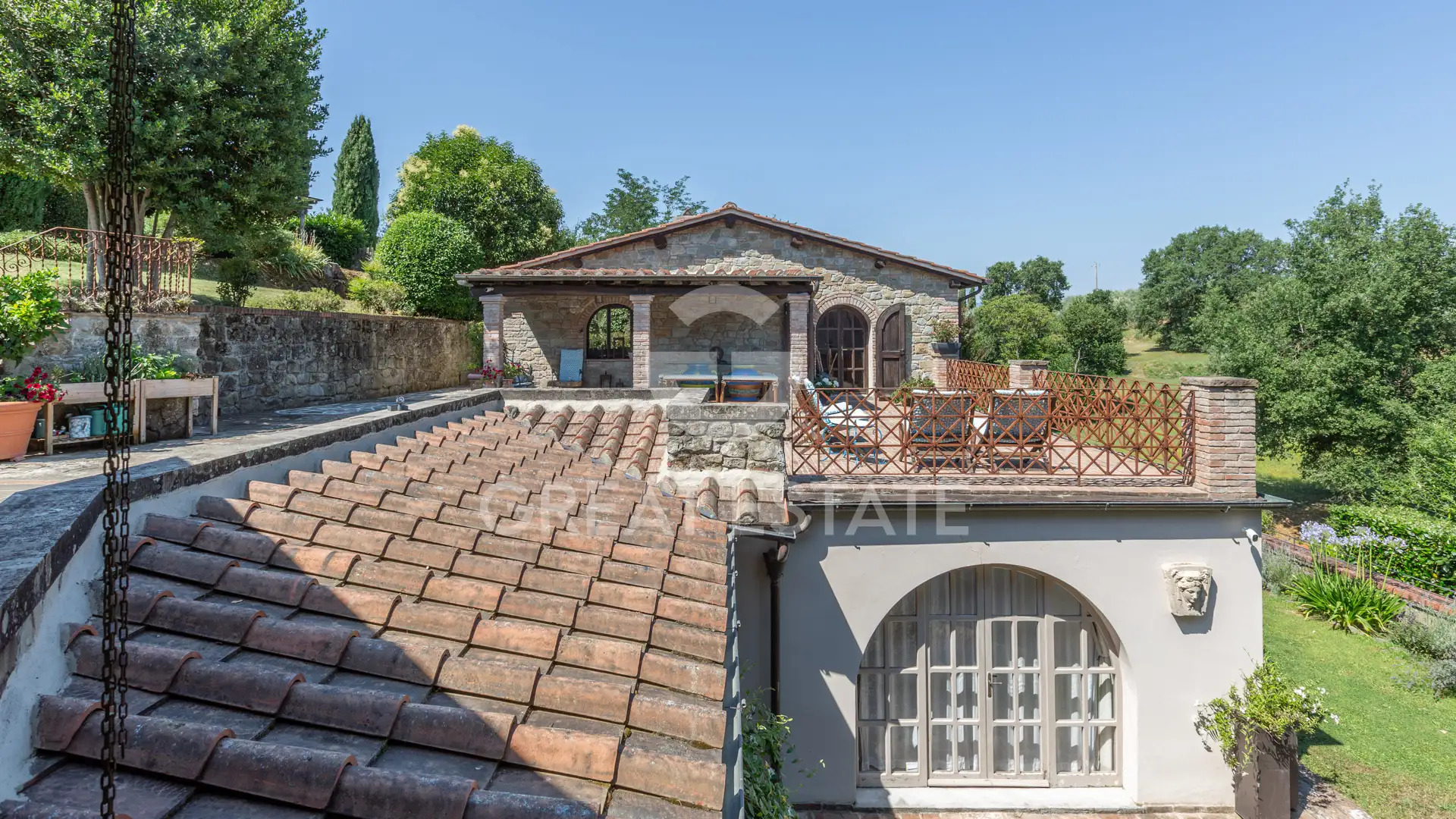 House 806m² in Italy, Florence. Priced at 1780000€ rent photo-5