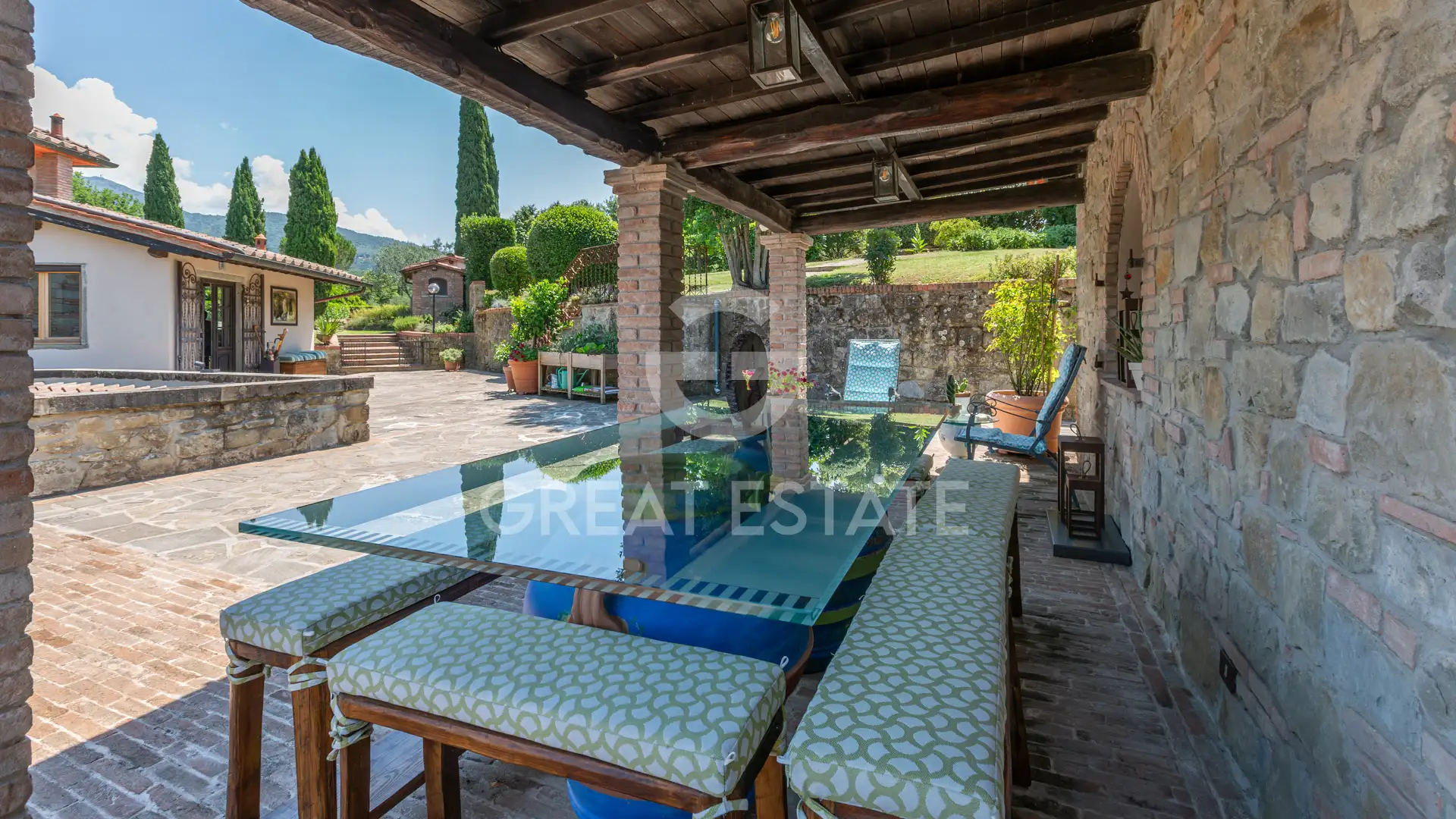 House 806m² in Italy, Florence. Priced at 1780000€ rent photo-8