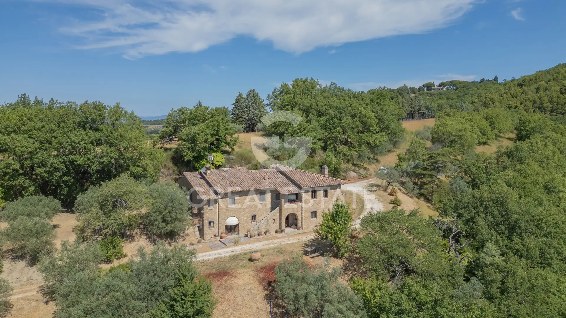 House 559m² in Italy, Perugia. Priced at 1200000€ rent photo-2