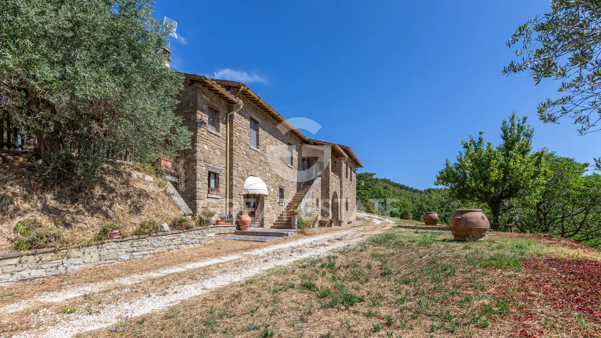 House 559m² in Italy, Perugia. Priced at 1200000€ rent photo-4