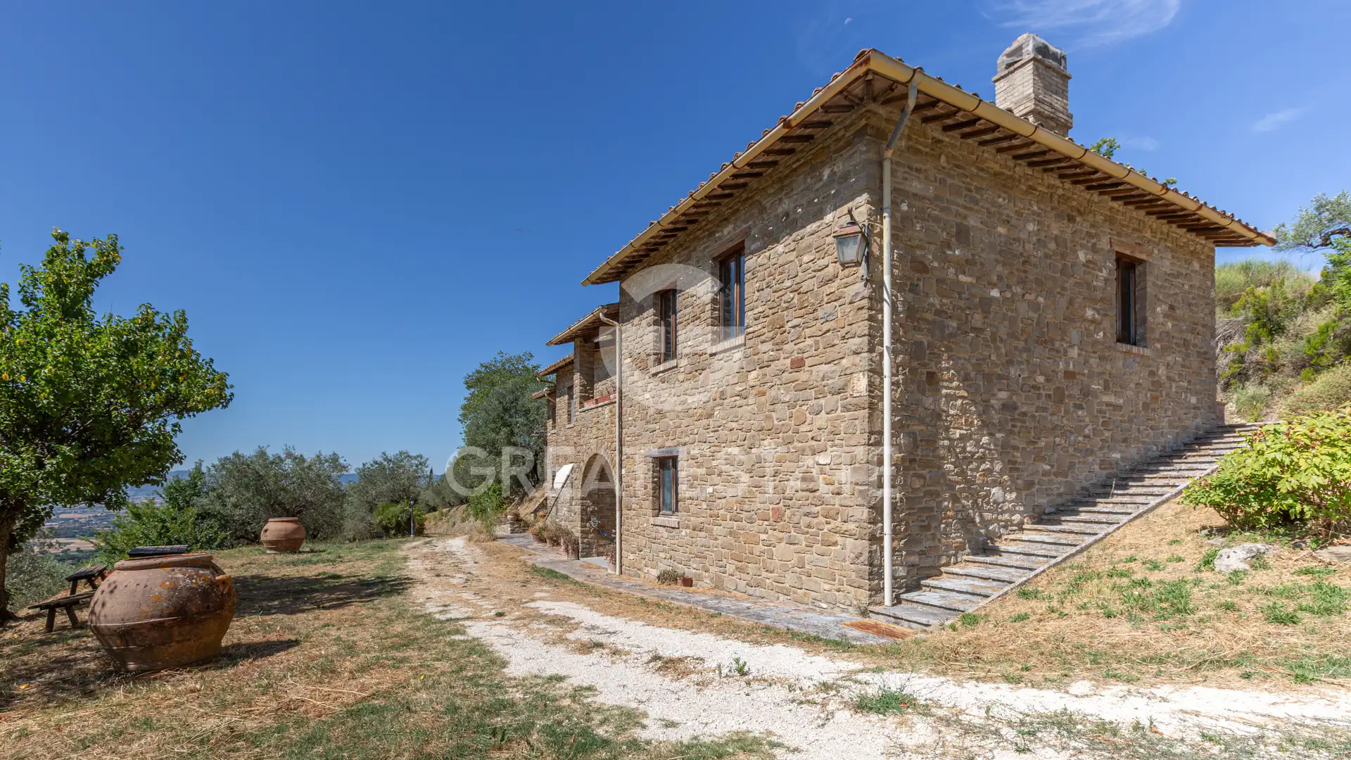 House 559m² in Italy, Perugia. Priced at 1200000€ rent photo-6