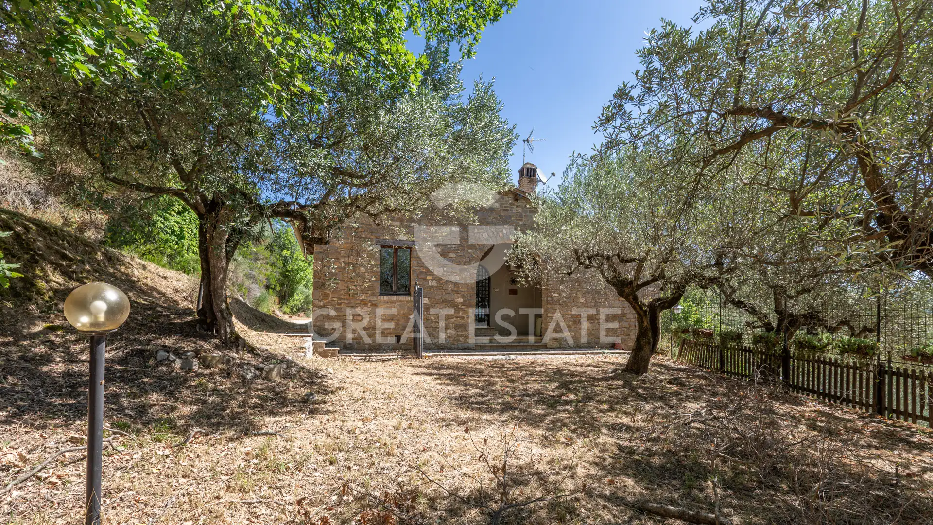 House 559m² in Italy, Perugia. Priced at 1200000€ rent photo-7