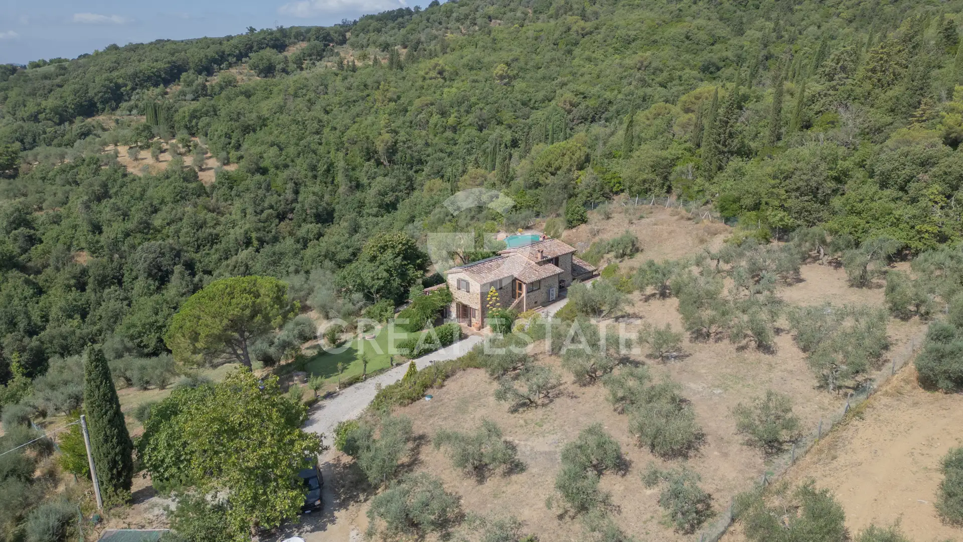 House 294m² in Italy, Perugia. Priced at 730000€ rent photo-4