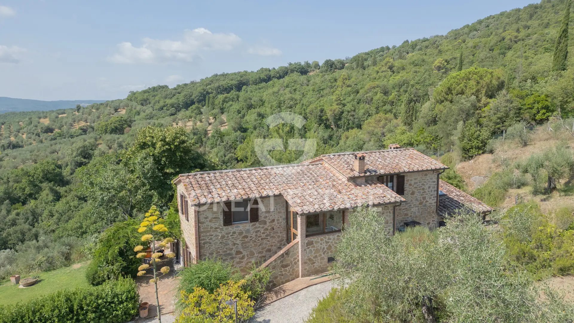 House 294m² in Italy, Perugia. Priced at 730000€ rent photo-8