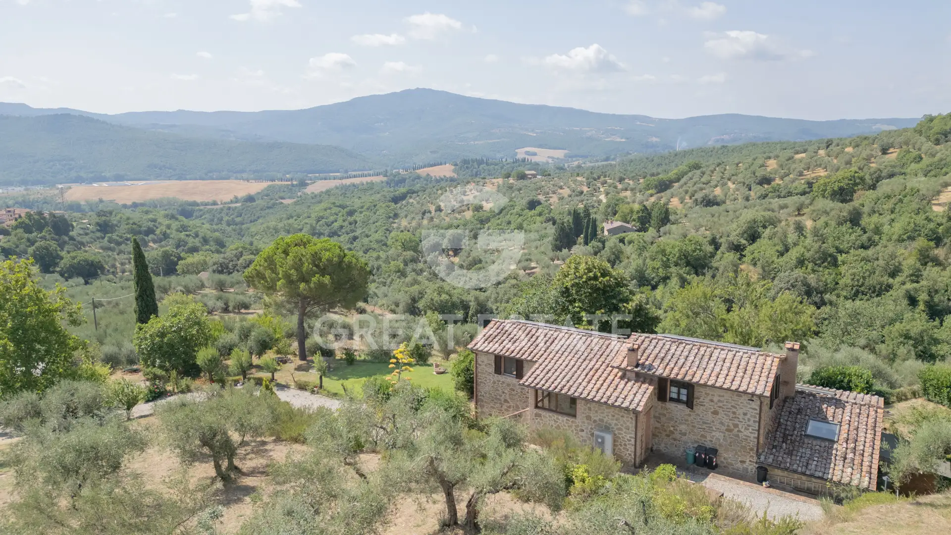 House 294m² in Italy, Perugia. Priced at 730000€ rent photo-9