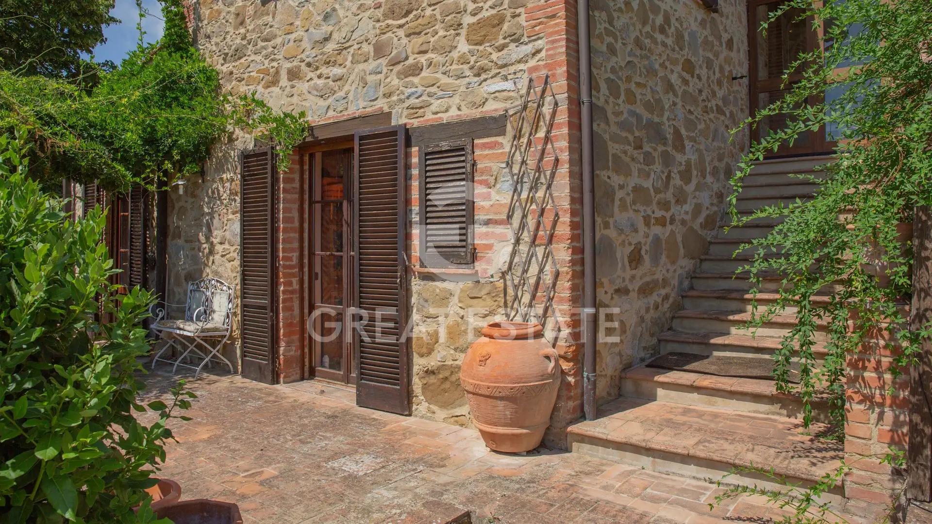 House 294m² in Italy, Perugia. Priced at 730000€ rent photo-13