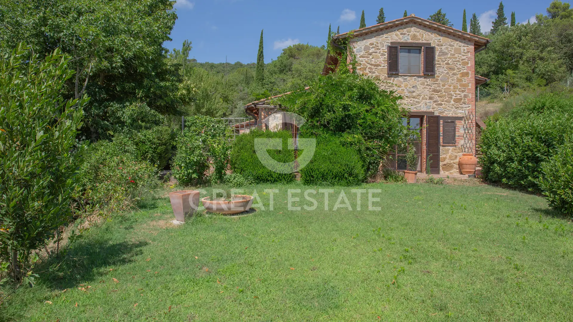 House 294m² in Italy, Perugia. Priced at 730000€ rent photo-15