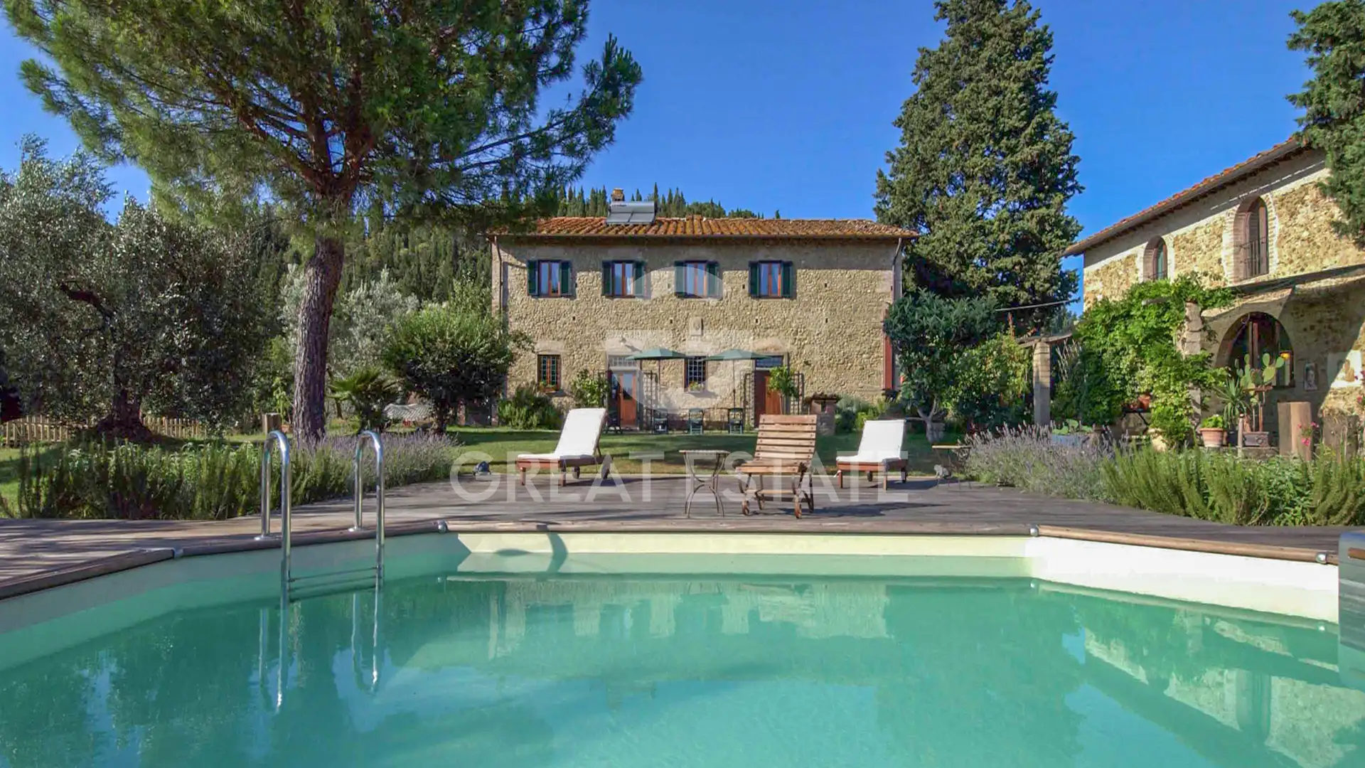 House 715m² in Italy, Florence. Priced at 1400000€ rent photo-1