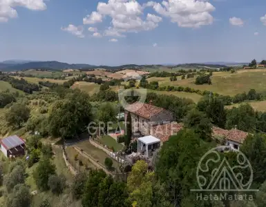Buy in Italy for 990000€