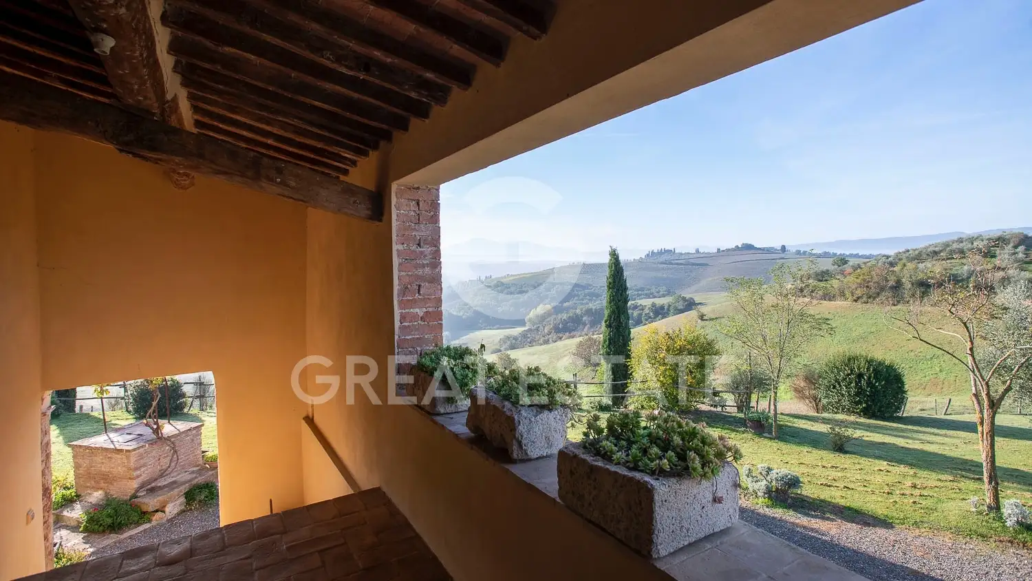 House 549m² in Italy, Siena. Priced at 1580000€ rent photo-5