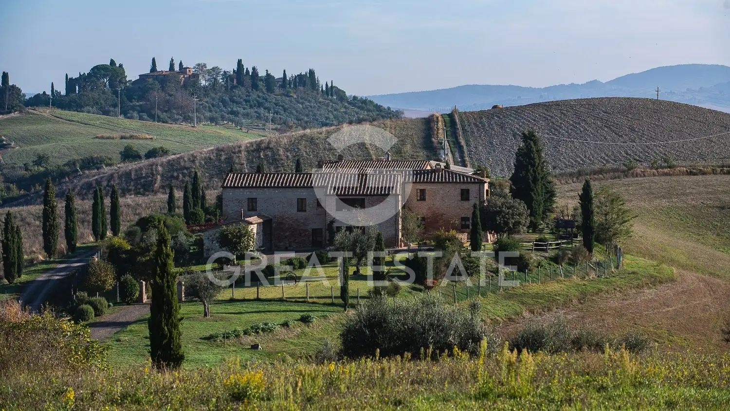 House 549m² in Italy, Siena. Priced at 1580000€ rent photo-6