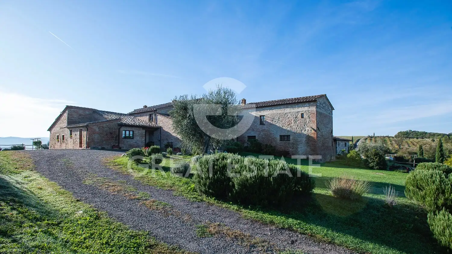House 549m² in Italy, Siena. Priced at 1580000€ rent photo-12