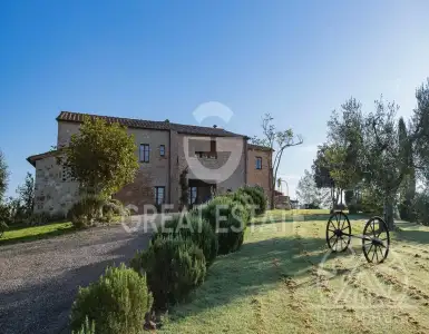 Buy in Italy for 1580000€