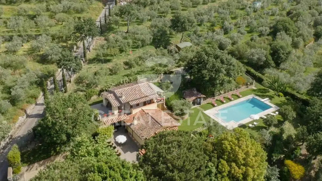 House 199m² in Italy, Arezzo. Priced at 1150000€ rent photo-1