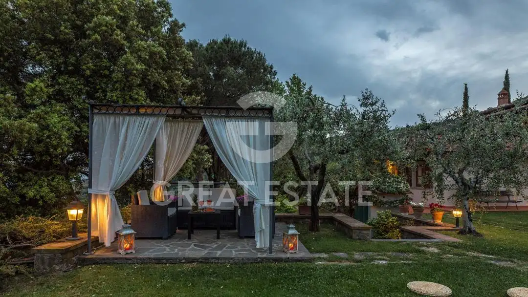 House 199m² in Italy, Arezzo. Priced at 1150000€ rent photo-8