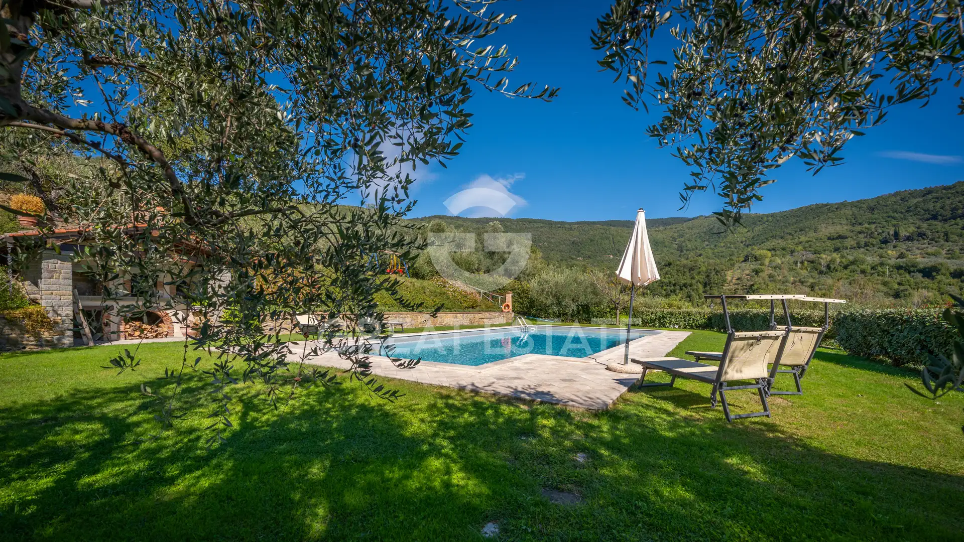 House 199m² in Italy, Arezzo. Priced at 1150000€ rent photo-4