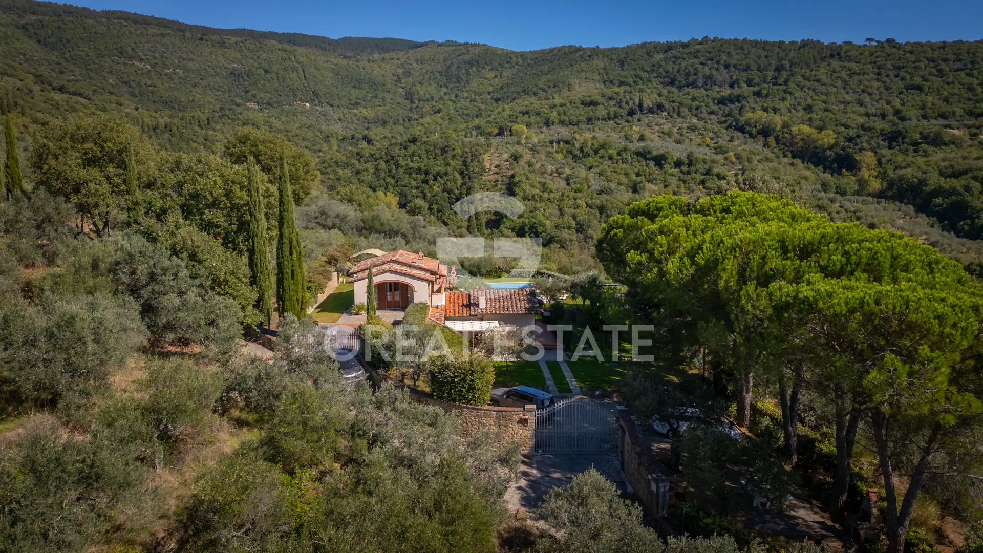 House 199m² in Italy, Arezzo. Priced at 1150000€ rent photo-5