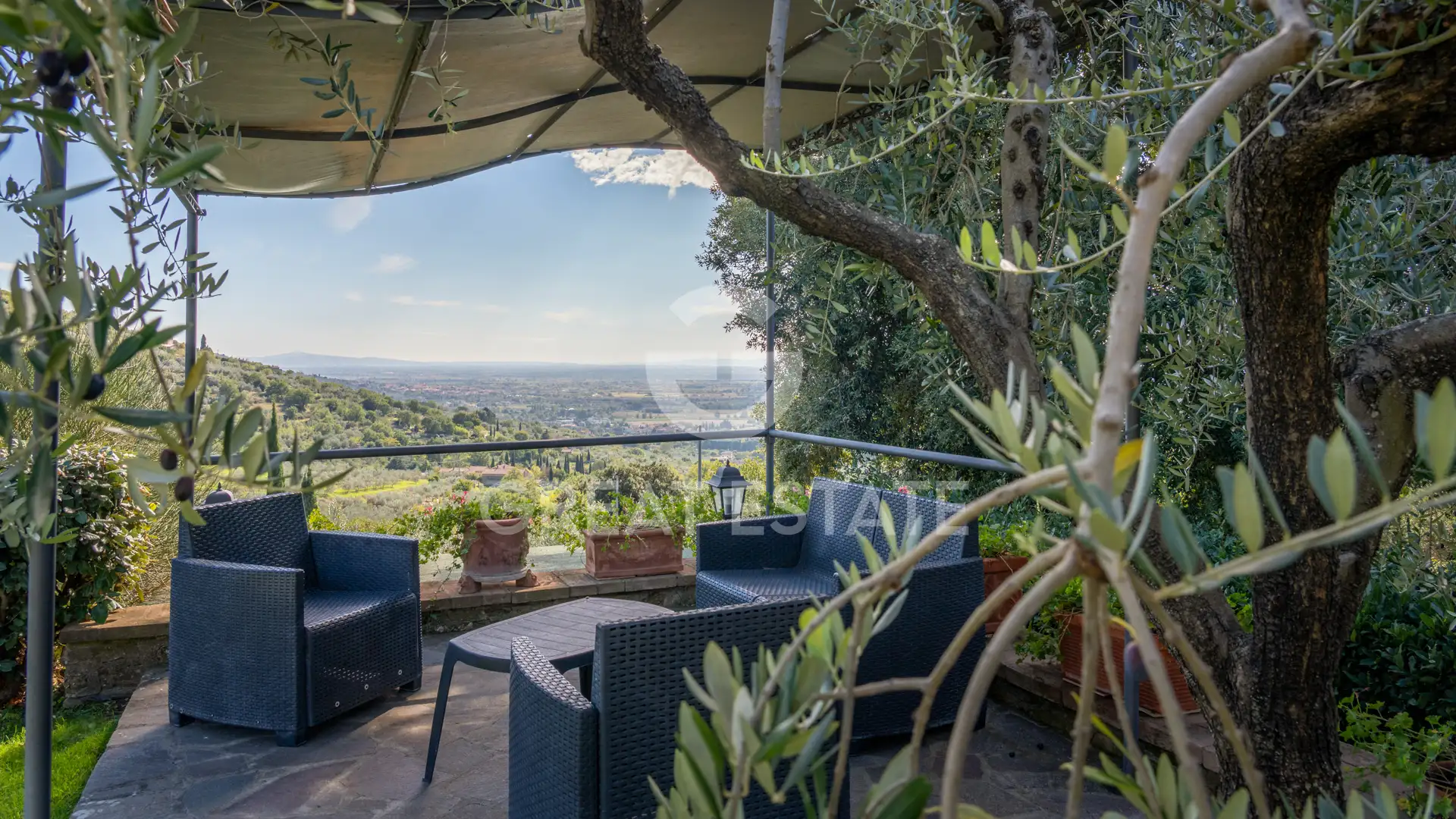House 199m² in Italy, Arezzo. Priced at 1150000€ rent photo-9
