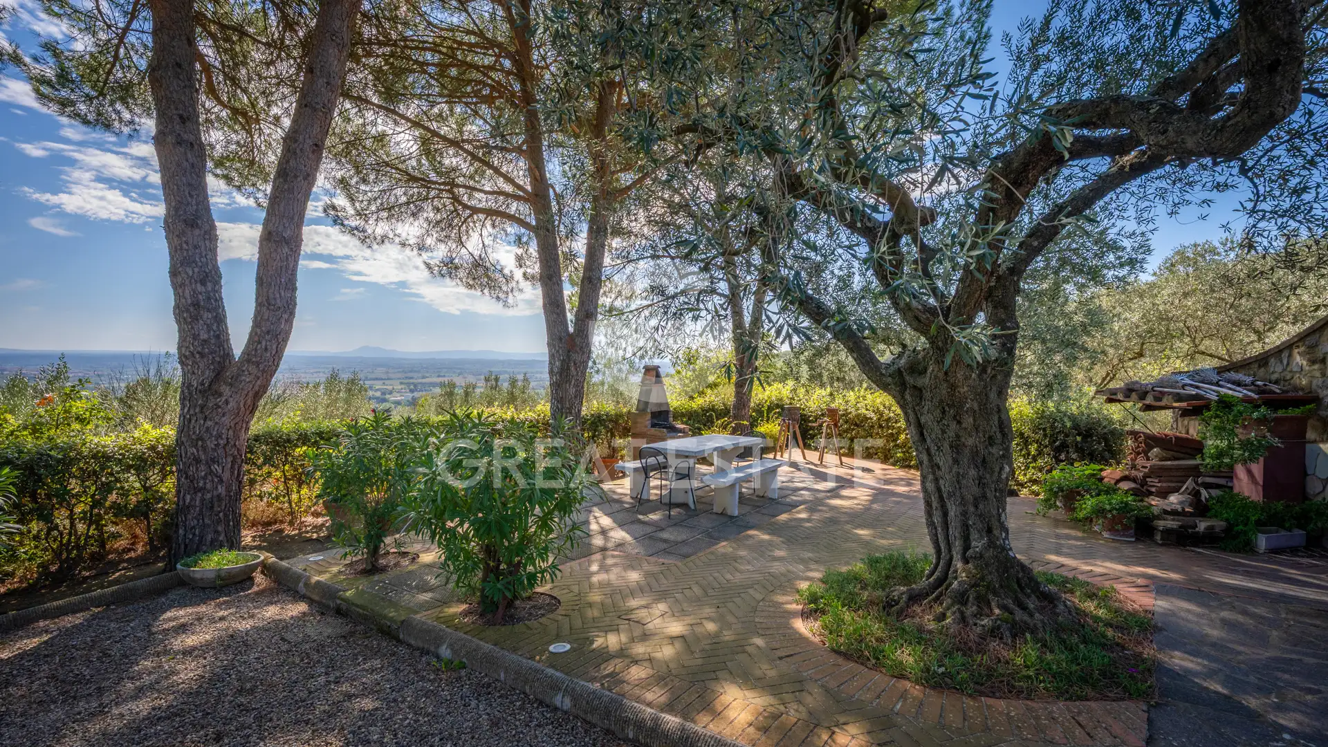 House 199m² in Italy, Arezzo. Priced at 1150000€ rent photo-11