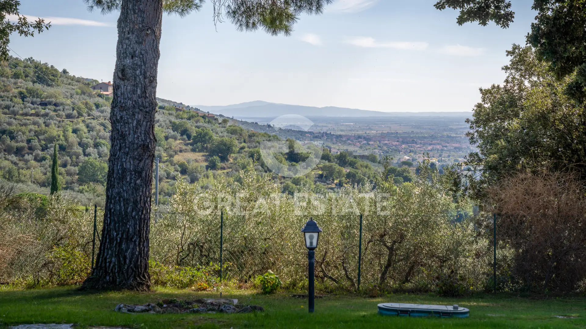 House 199m² in Italy, Arezzo. Priced at 1150000€ rent photo-12