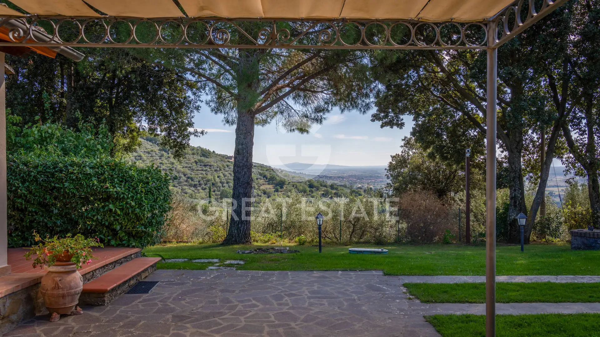 House 199m² in Italy, Arezzo. Priced at 1150000€ rent photo-13