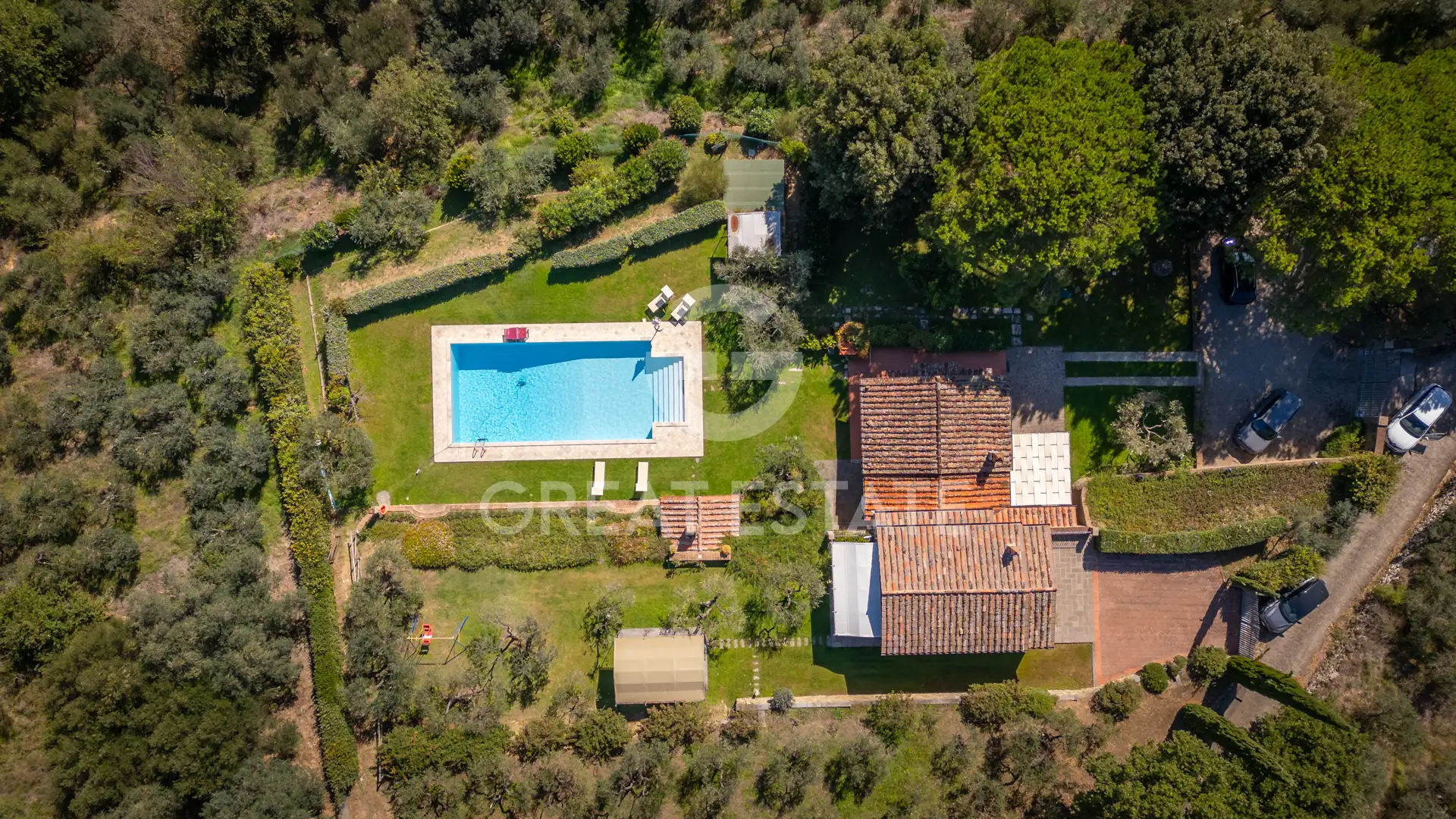 House 199m² in Italy, Arezzo. Priced at 1150000€ rent photo-14
