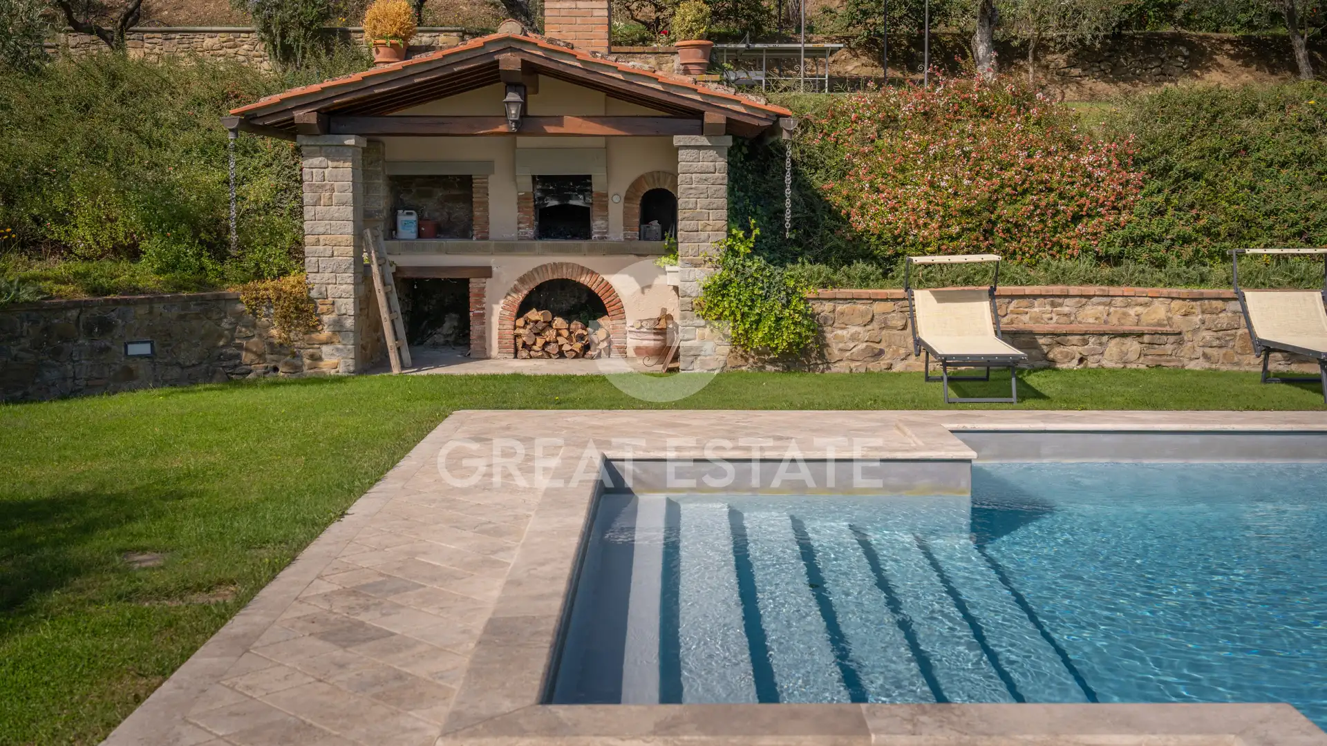 House 199m² in Italy, Arezzo. Priced at 1150000€ rent photo-15