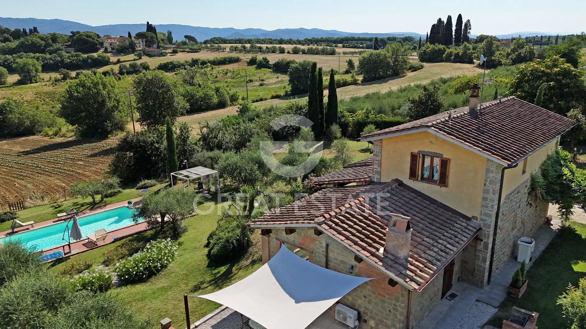 House 241m² in Italy, Arezzo. Priced at 690000€ rent photo-1