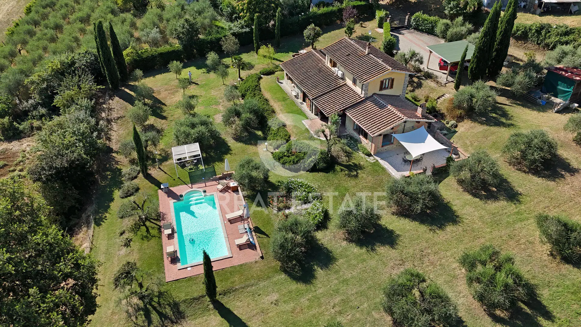 House 241m² in Italy, Arezzo. Priced at 690000€ rent photo-4