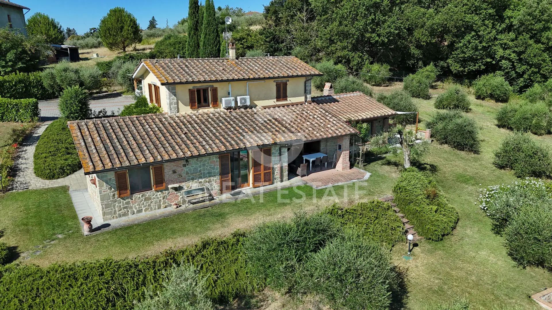 House 241m² in Italy, Arezzo. Priced at 690000€ rent photo-6