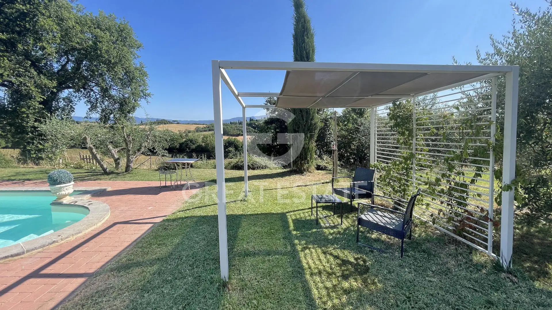 House 241m² in Italy, Arezzo. Priced at 690000€ rent photo-8