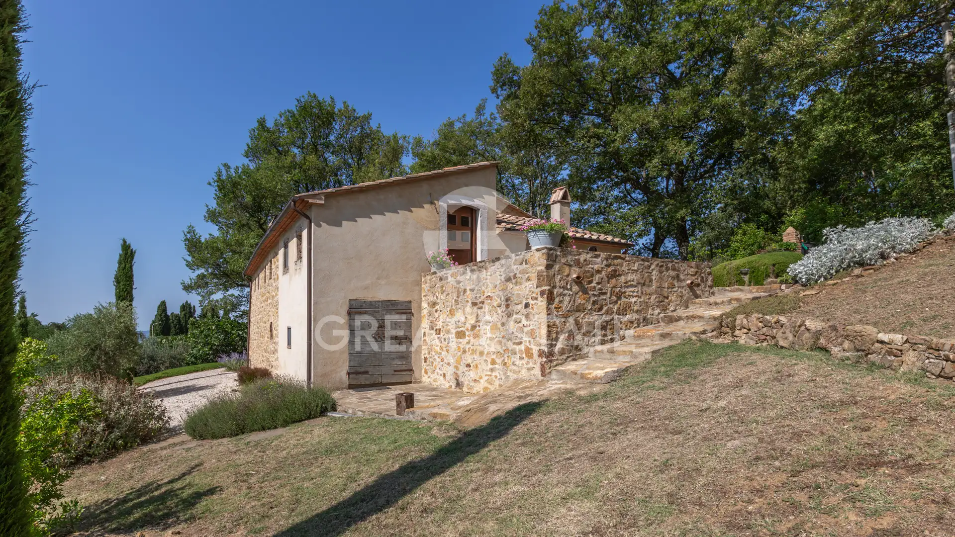 House 306m² in Italy, Grosseto. Priced at 560000€ rent photo-4