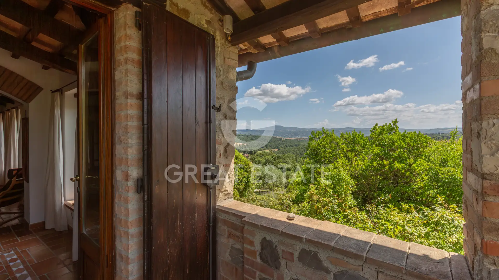 House 310m² in Italy, Terney. Priced at 1100000€ rent photo-13