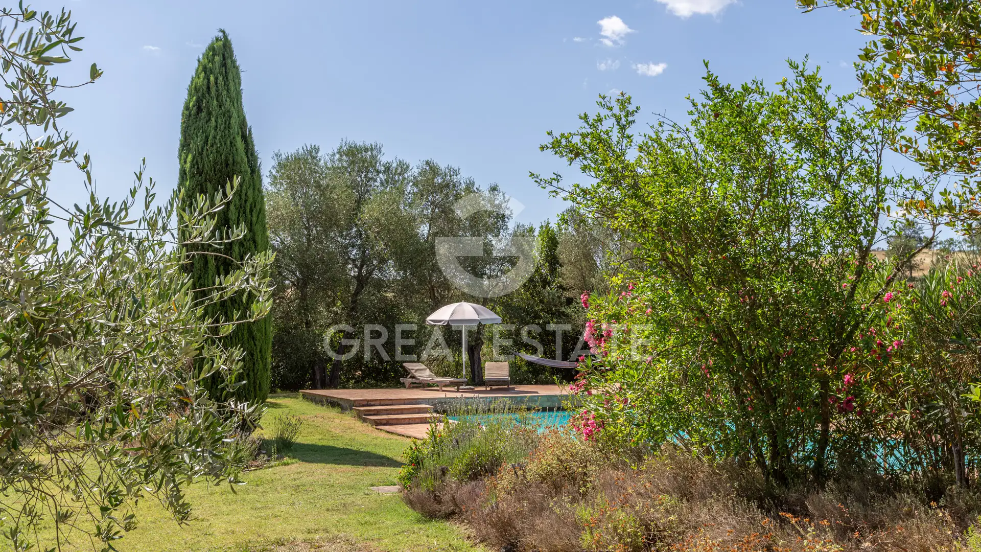 House 310m² in Italy, Terney. Priced at 1100000€ rent photo-14