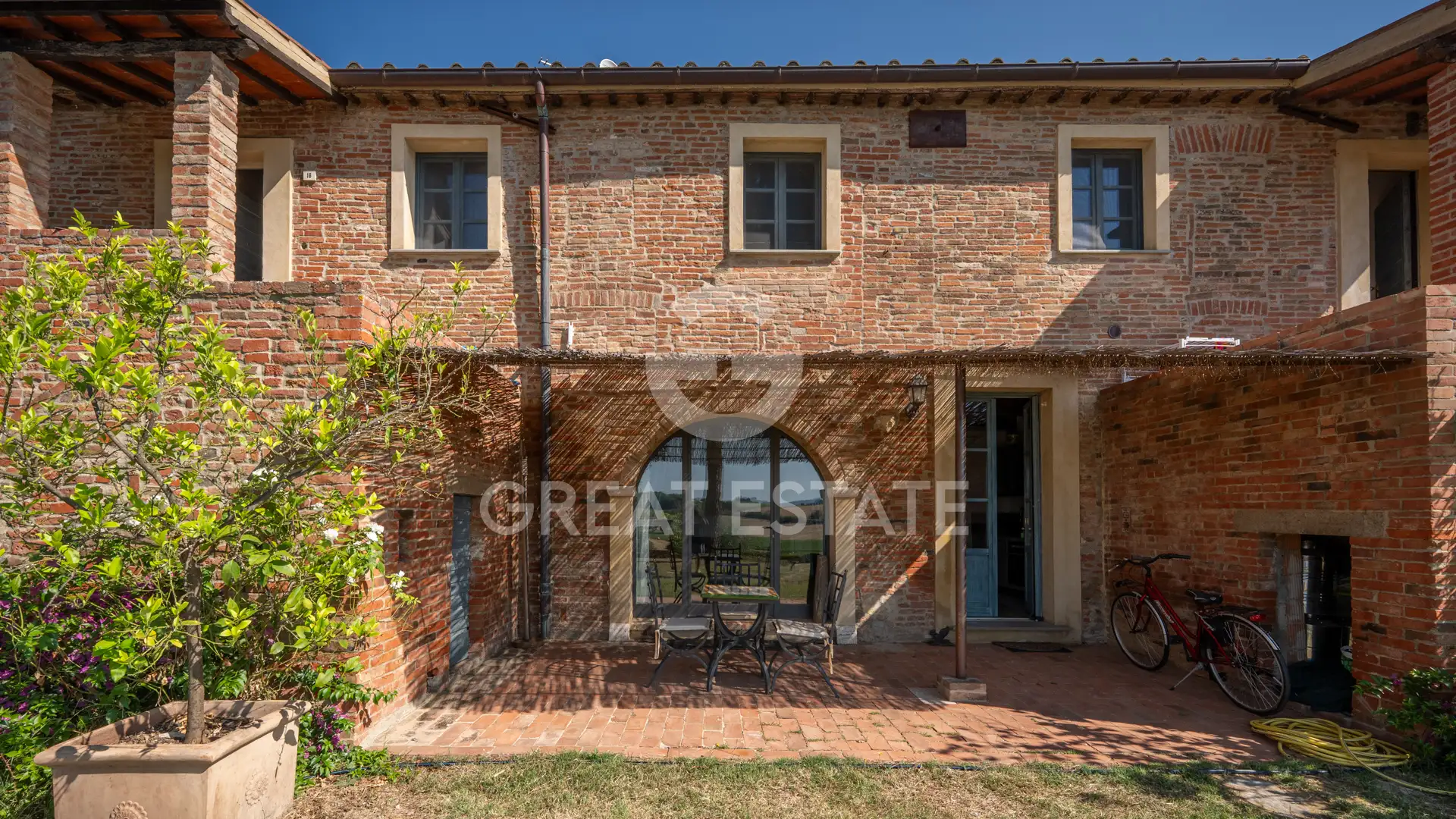 House 624m² in Italy, Perugia. Priced at 1460000€ rent photo-9