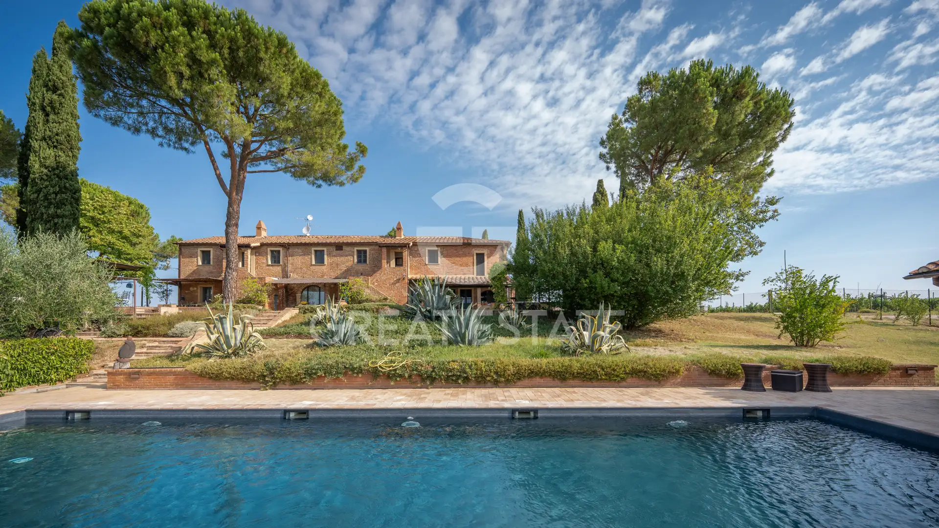 House 624m² in Italy, Perugia. Priced at 1460000€ rent photo-10