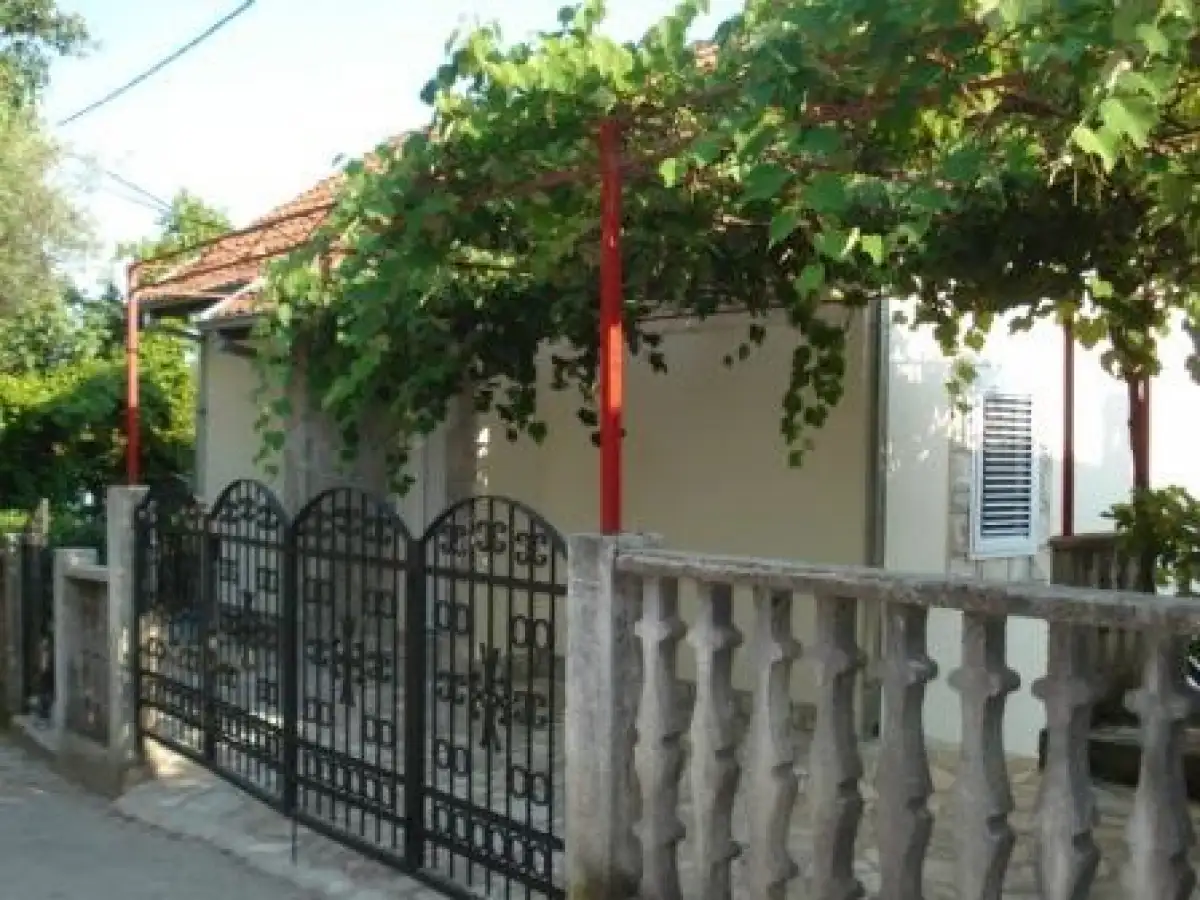 House 120m² in Montenegro, Krasici. Priced at 275000€ rent photo-1