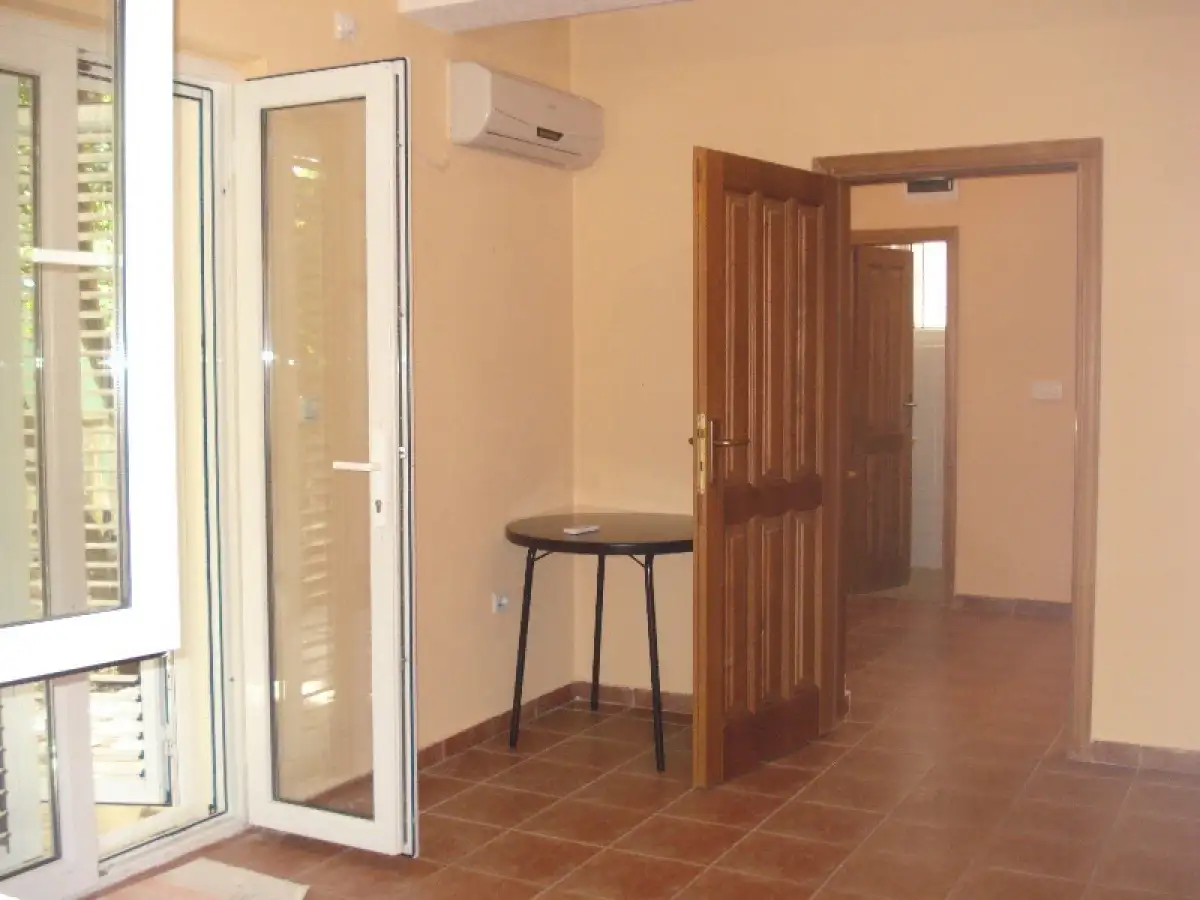 House 120m² in Montenegro, Krasici. Priced at 275000€ rent photo-4