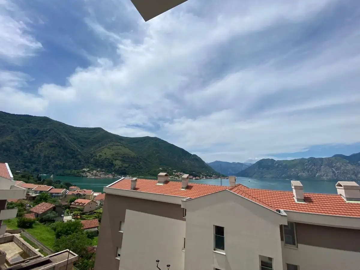 Flat 62m² in Montenegro, Dobrota. Priced at 216000€ rent photo-1