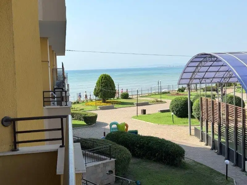 Flat 79m² in Bulgaria, Aheloy. Priced at 80000€ rent photo-2
