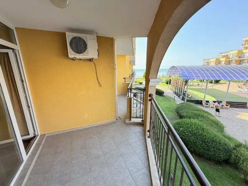 Flat 79m² in Bulgaria, Aheloy. Priced at 80000€ rent photo-11
