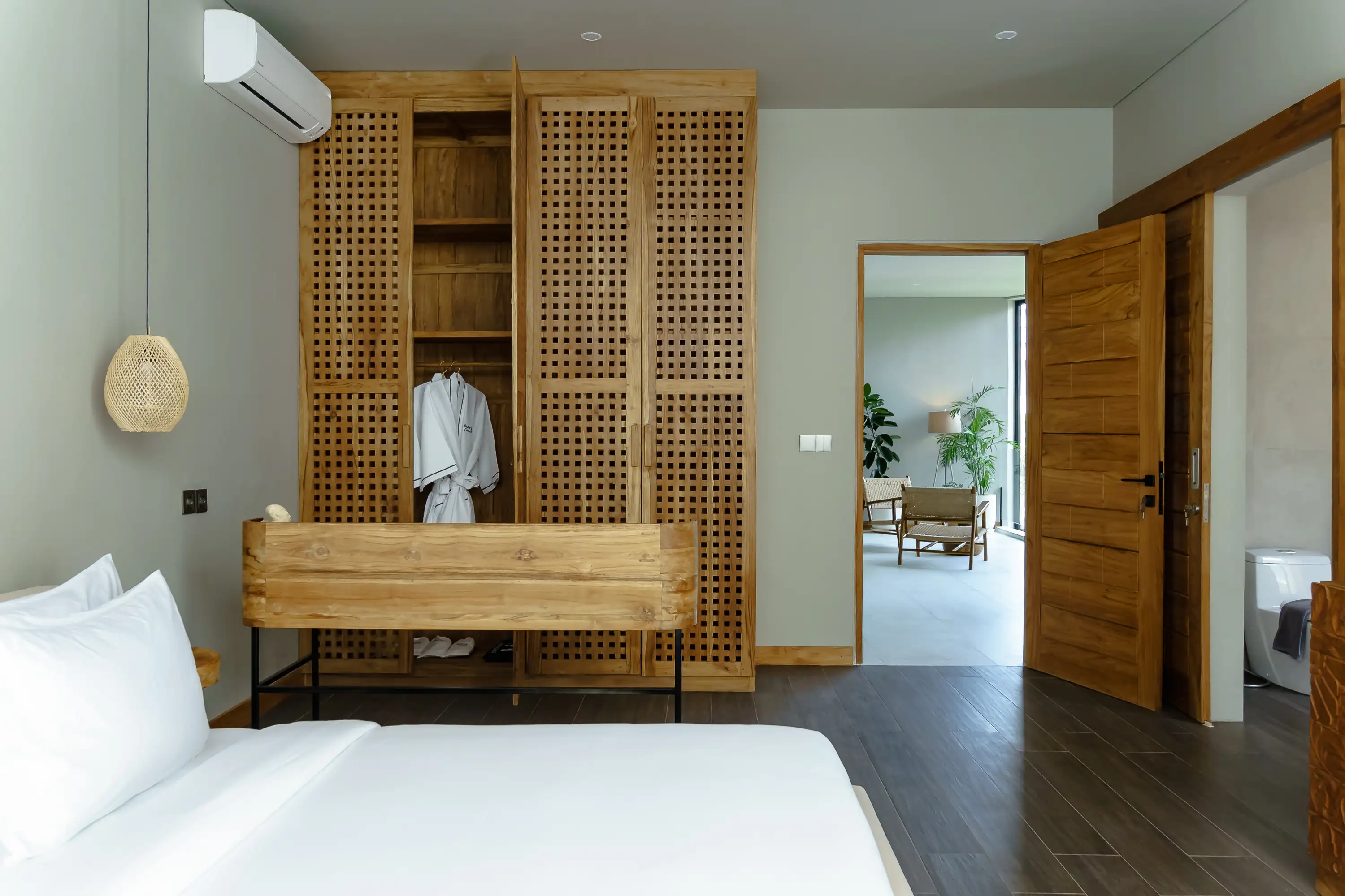 Villa 425m² in Indonesia, Canggu. Priced at 1200000$ rent photo-8