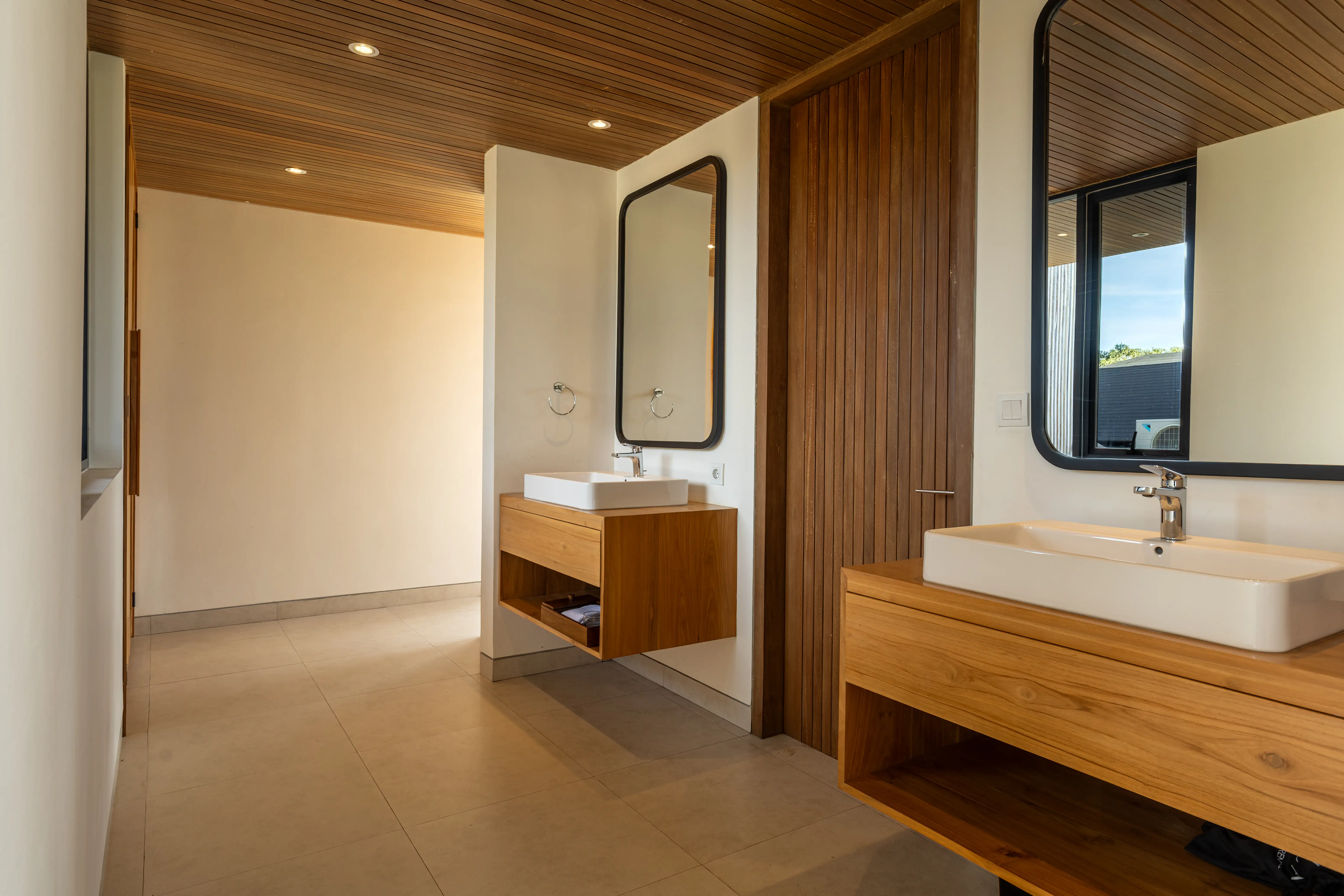 Villa 576m² in Indonesia, Bukit. Priced at 1700000$ rent photo-6