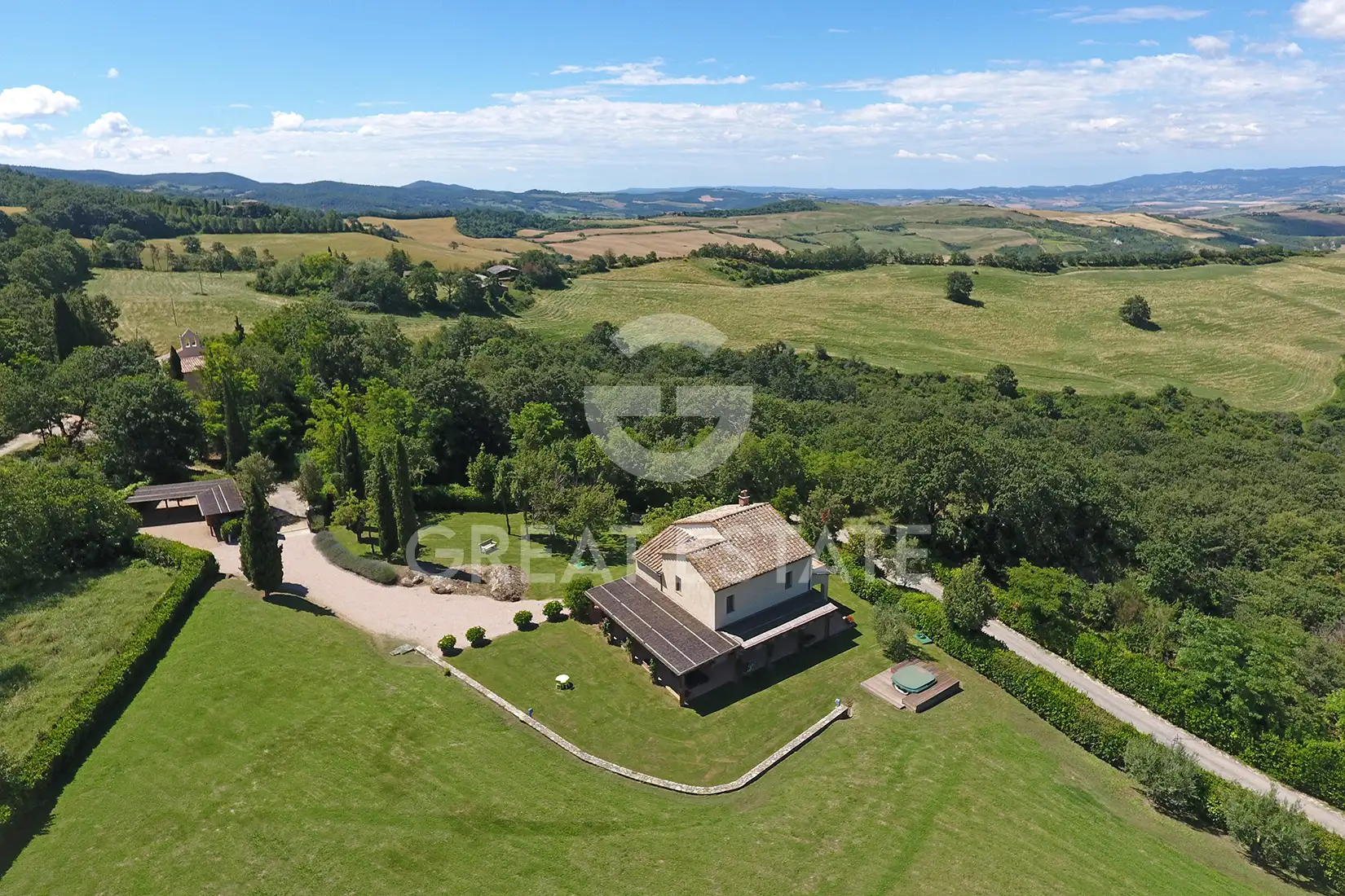 House 195m² in Italy, Siena. Priced at 1550000€ rent photo-4